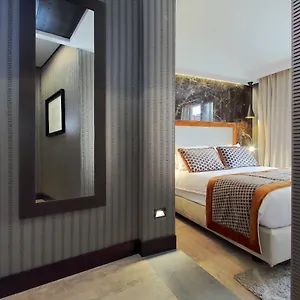 https://helmirage-piazza-di-spagna-suite.it-romehotels.com